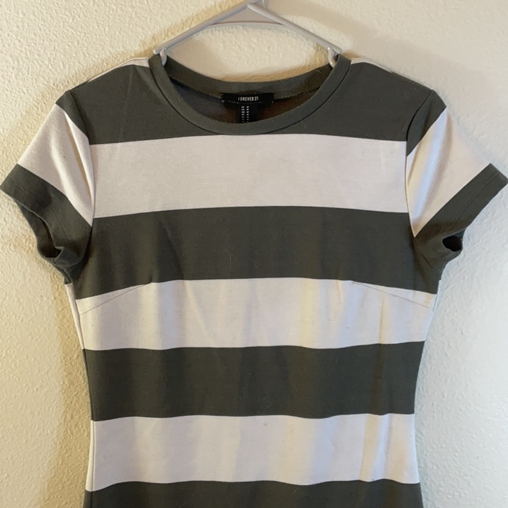 Green and white striped bodycon dress - Picture 2 of 4